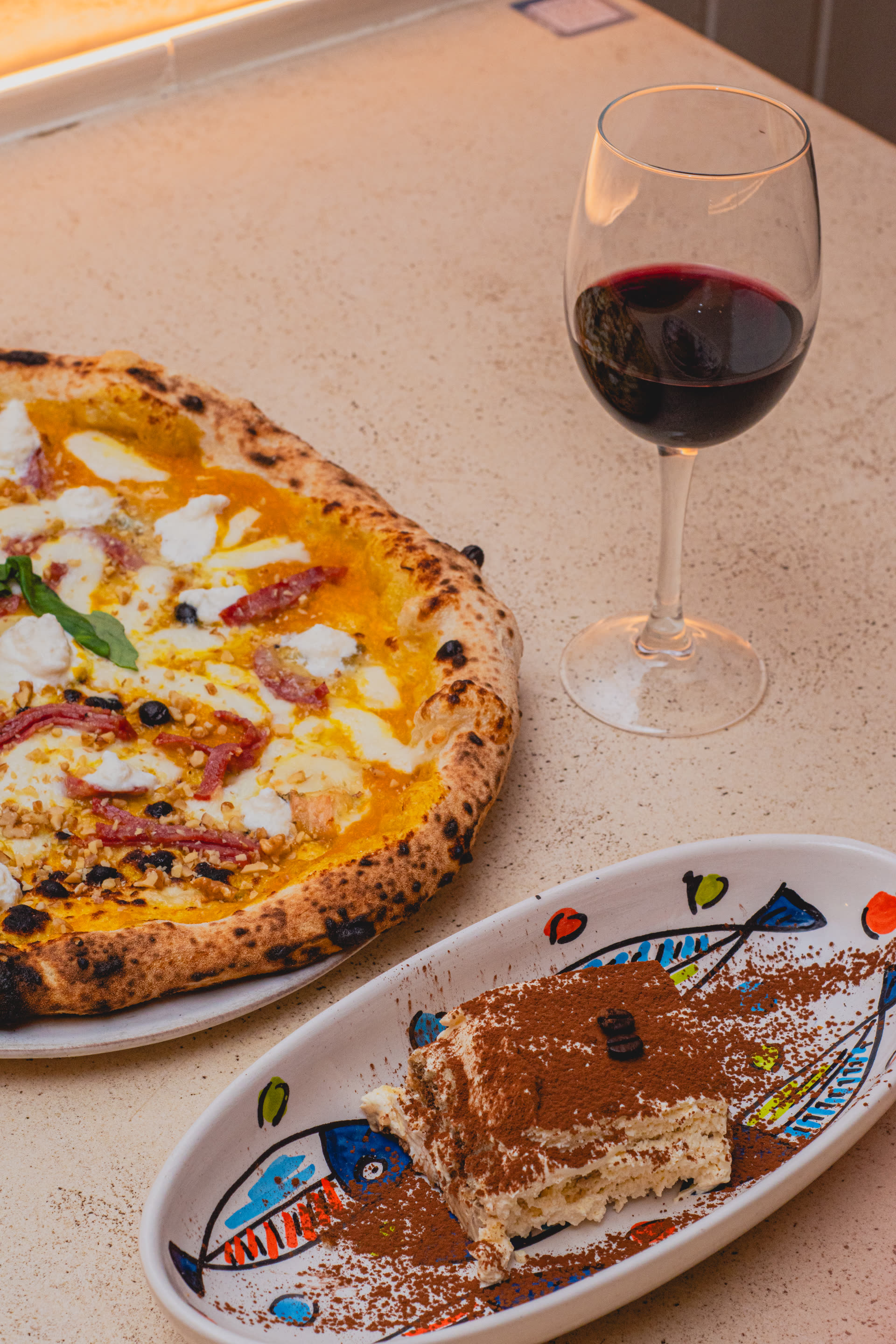 Rifugio: fotografía de plato y ambiente para Menú digital para restaurantes en Madrid — tuinsta.design