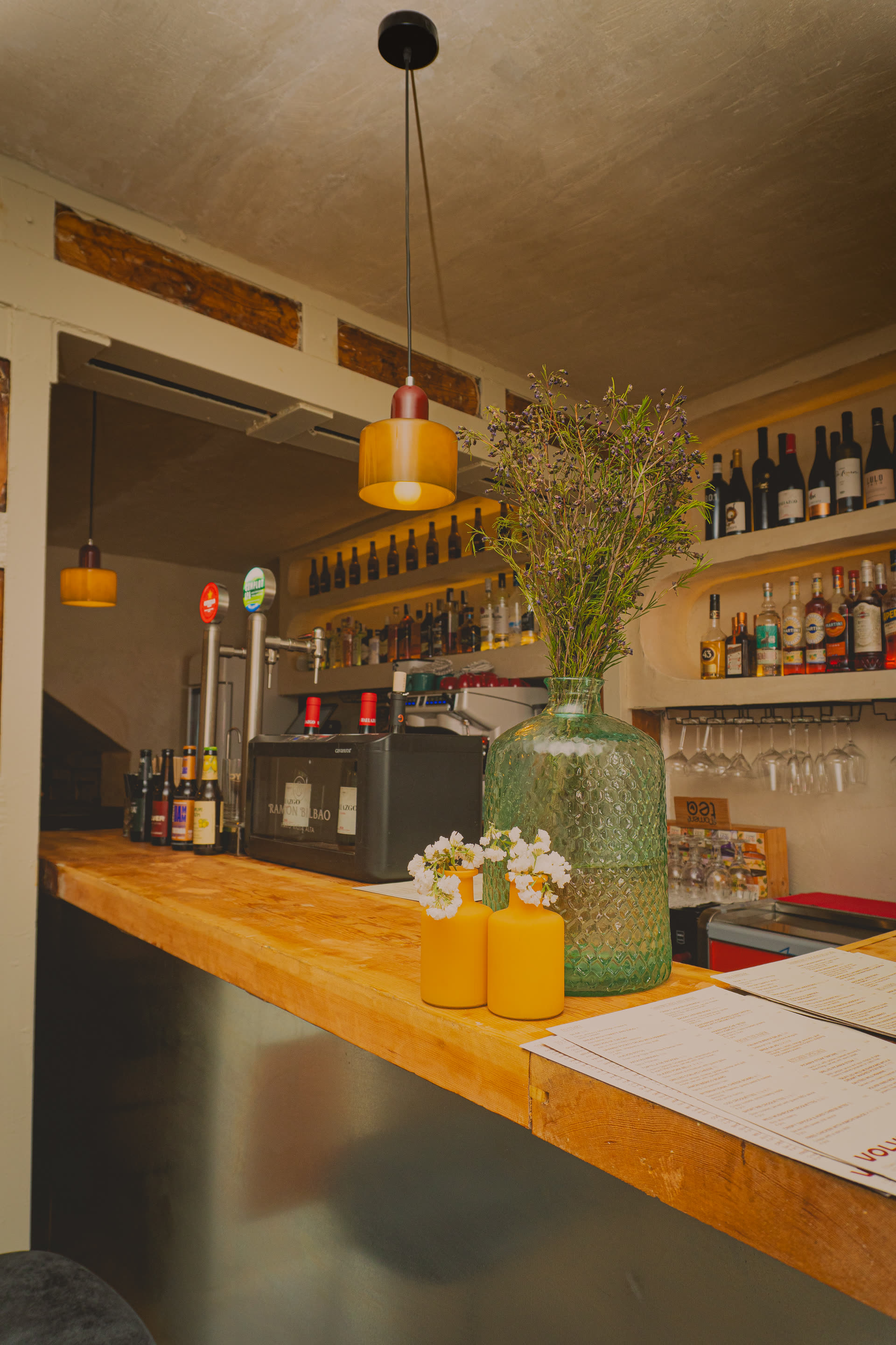Volver: fotografía de plato y ambiente para Menú digital para restaurantes en Madrid — tuinsta.design